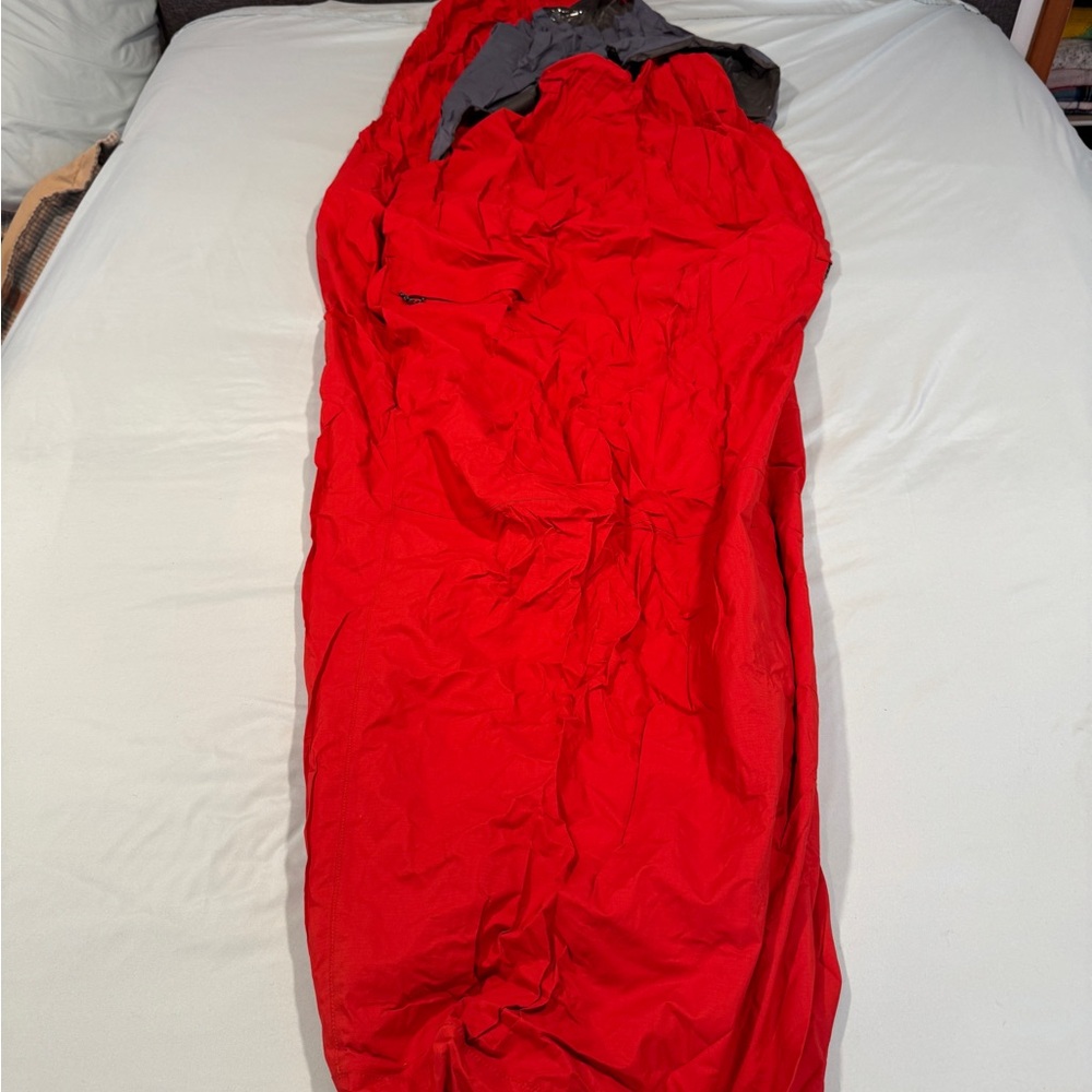 Mountain Hardwear Gore-Tex Bivy - Picture 4 of 7